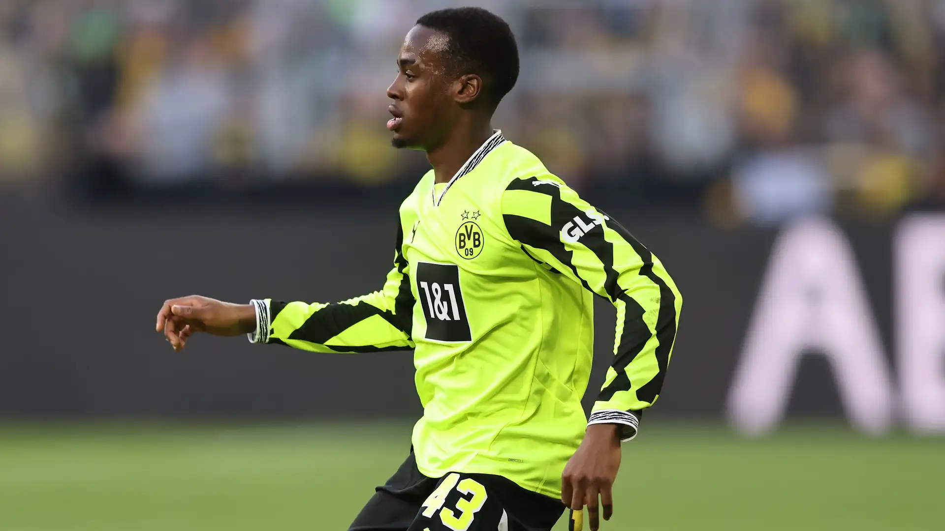 Chelsea want to get a deal to sign Jamie Gittens from Borussia Dortmund done 'very quickly' and may not have to pay his full release clause.