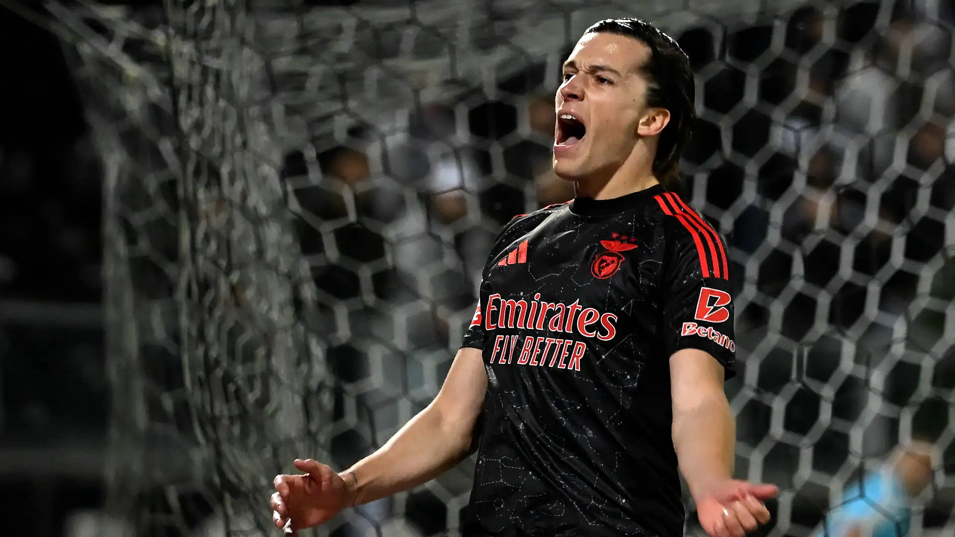 Real Madrid have reassured Alvaro Carreras that they will sign him by any means despite so far failing to find an agreement with Benfica.