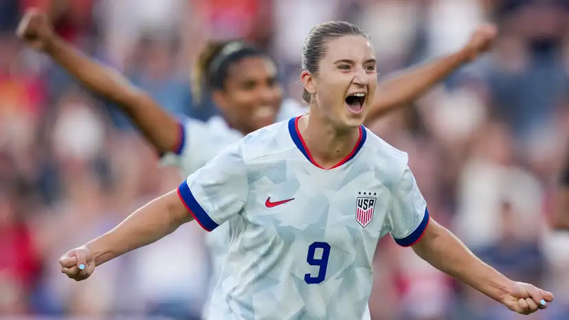 The two forwards have vastly different experience levels, but both were unstoppable as the USWNT rolled to 4-0 win