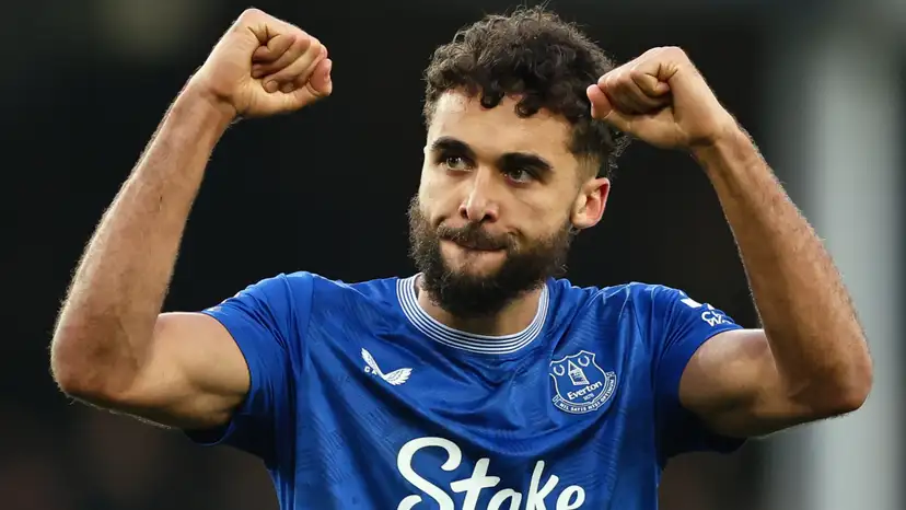 Ex-Everton striker Dominic Calvert-Lewin will reportedly hold any free transfer talks with Manchester United himself after sacking his agent.