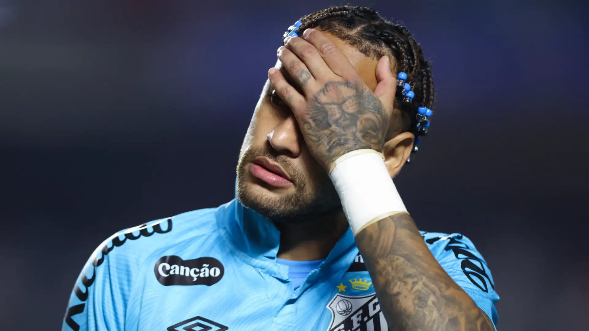 Neymar has suffered yet another injury blow as his involvement in the World Cup next summer looks bleak. The Brazil icon was left out of Carlo Ancelotti's squad for the September World Cup qualifying games due to an injury and the Santos star has once again picked up a knock, which casts doubt on his participation in Selecao's October international friendlies.