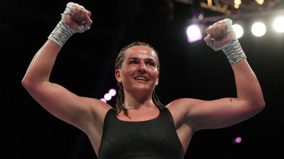 Chantelle Cameron becomes a two-time light-welterweight world champion