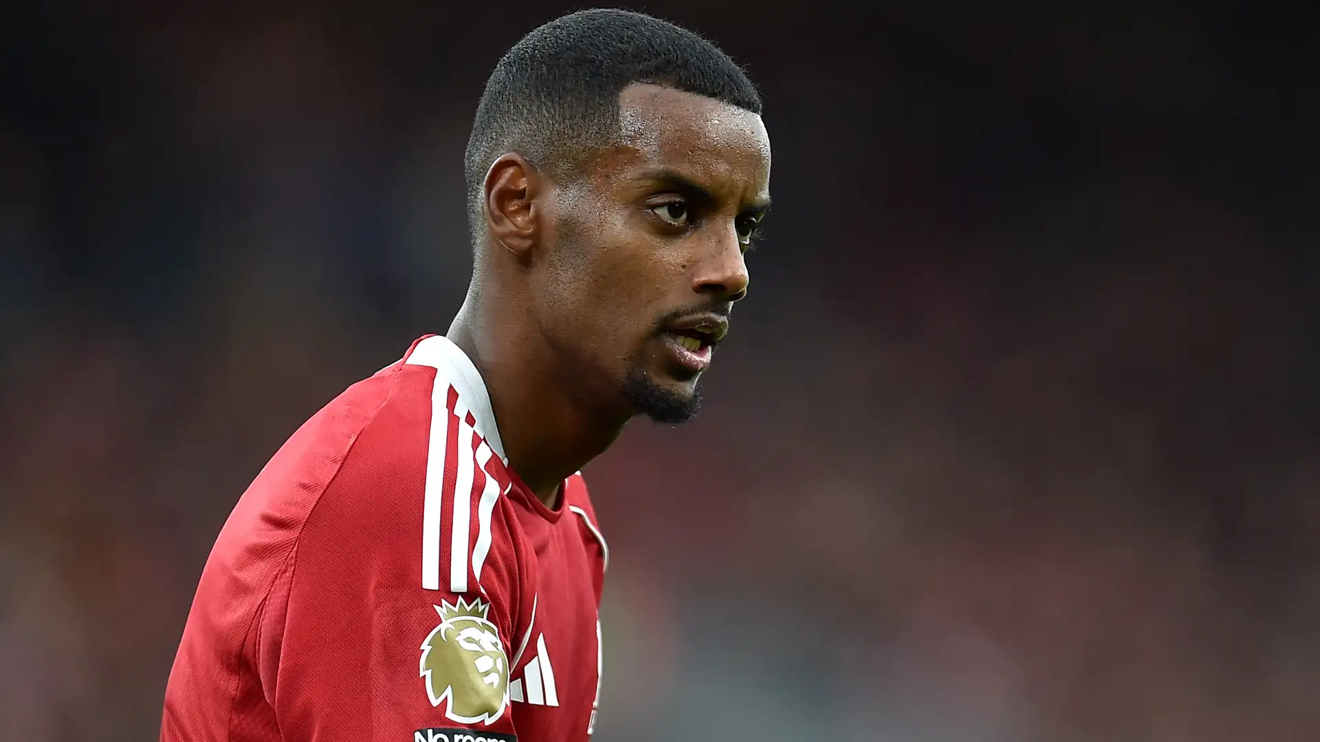 Alexander Isak start to life at Liverpool has been far from smooth, and Arne Slot has shared a disappointing injury update ahead of their Premier League fixture against Aston Villa. There were high hopes when Isak arrived to spearhead the Reds' attack after his British-record move from Newcastle United, but his battle with fitness issues has derailed those ambitions. The forward limped off during their 5-1 demolition of Eintracht Frankfurt and hasn't featured since.