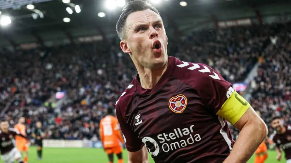 Lawrence Shankland scored to put Hearts 2-0 into the lead