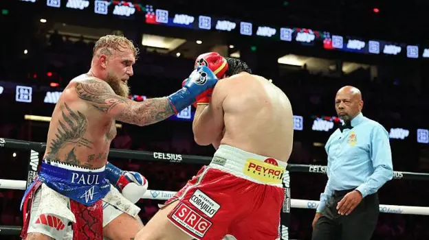 In his last outing, Paul outpointed faded former world champion Julio Cesar Chavez Jr