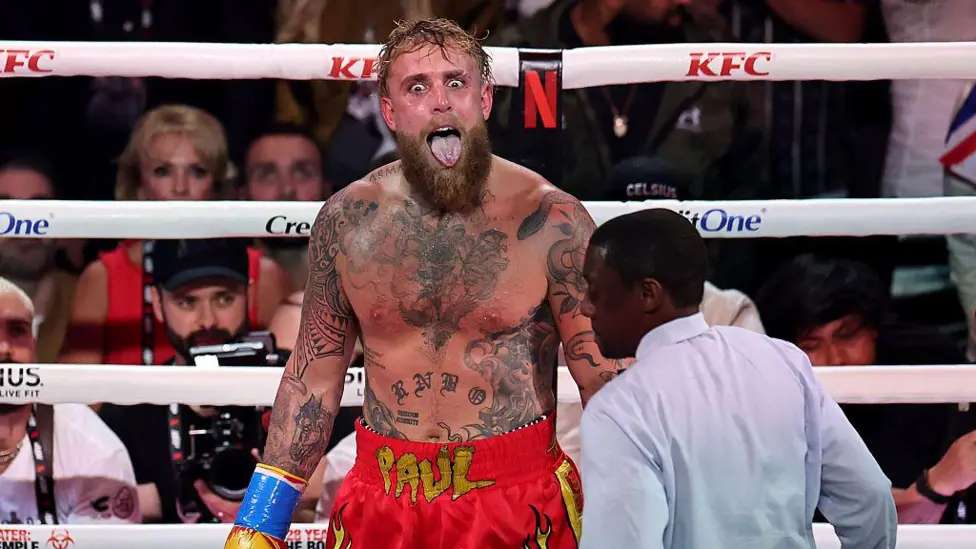 Paul landed six punches through the first three rounds