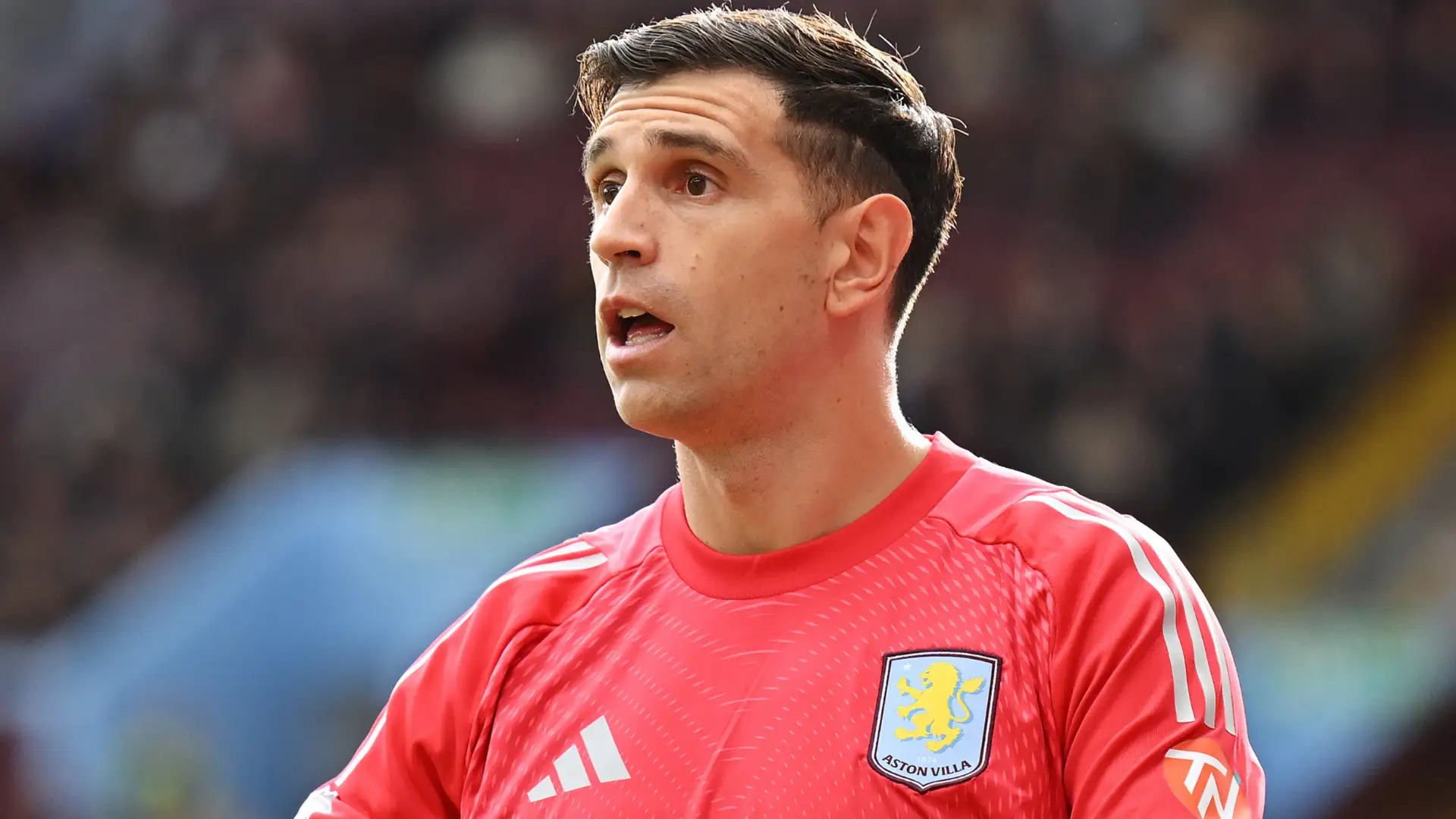 Emi Martinez is “destined for more big things”, ex-Aston Villa forward Marlon Harewood has told GOAL, with the World Cup-winning goalkeeper missing out on a transfer to Manchester United in the summer of 2025. He has not let that get to him, with a mercurial talent continuing to star for the Villans as they have made positive progress at home and abroad.
