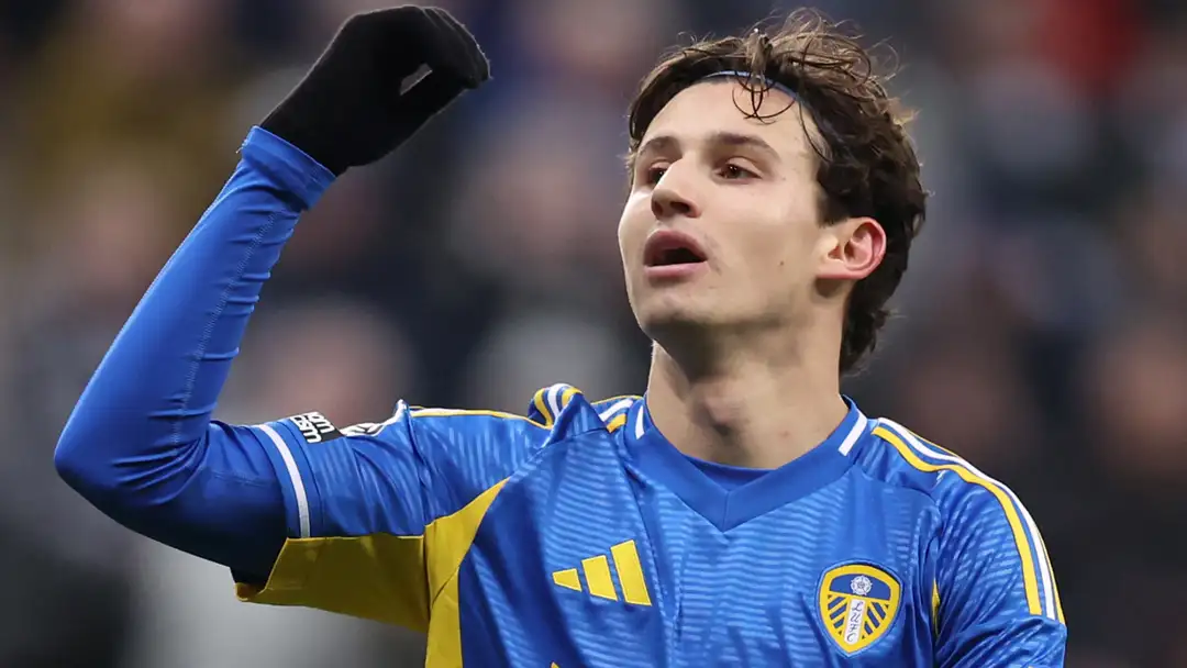 USMNT star Brenden Aaronson is considered to be enjoying the best spell of his career, as the American playmaker finally cracks the Premier League at Leeds. He is, however, approaching the final year of his contract at Elland Road and Brad Friedel has explained to GOAL why a World Cup summer will deliver some huge transfer decisions in West Yorkshire.