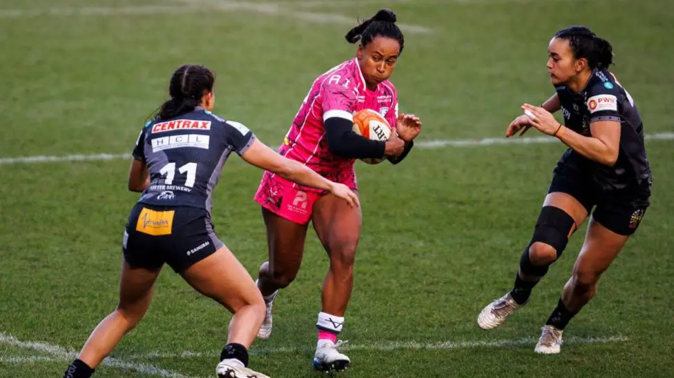 Jade Shekells (centre) signed for Gloucester-Hartpury at the start of this season, having previously played for Worcester Warriors