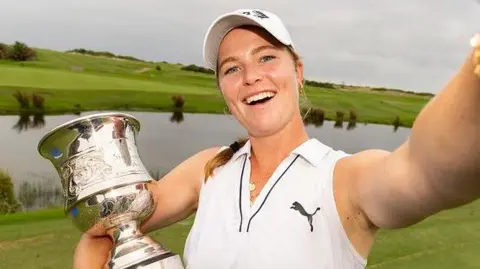 Mimi Rhodes turned professional after helping Great Britain & Ireland win the Curtis Cup last September