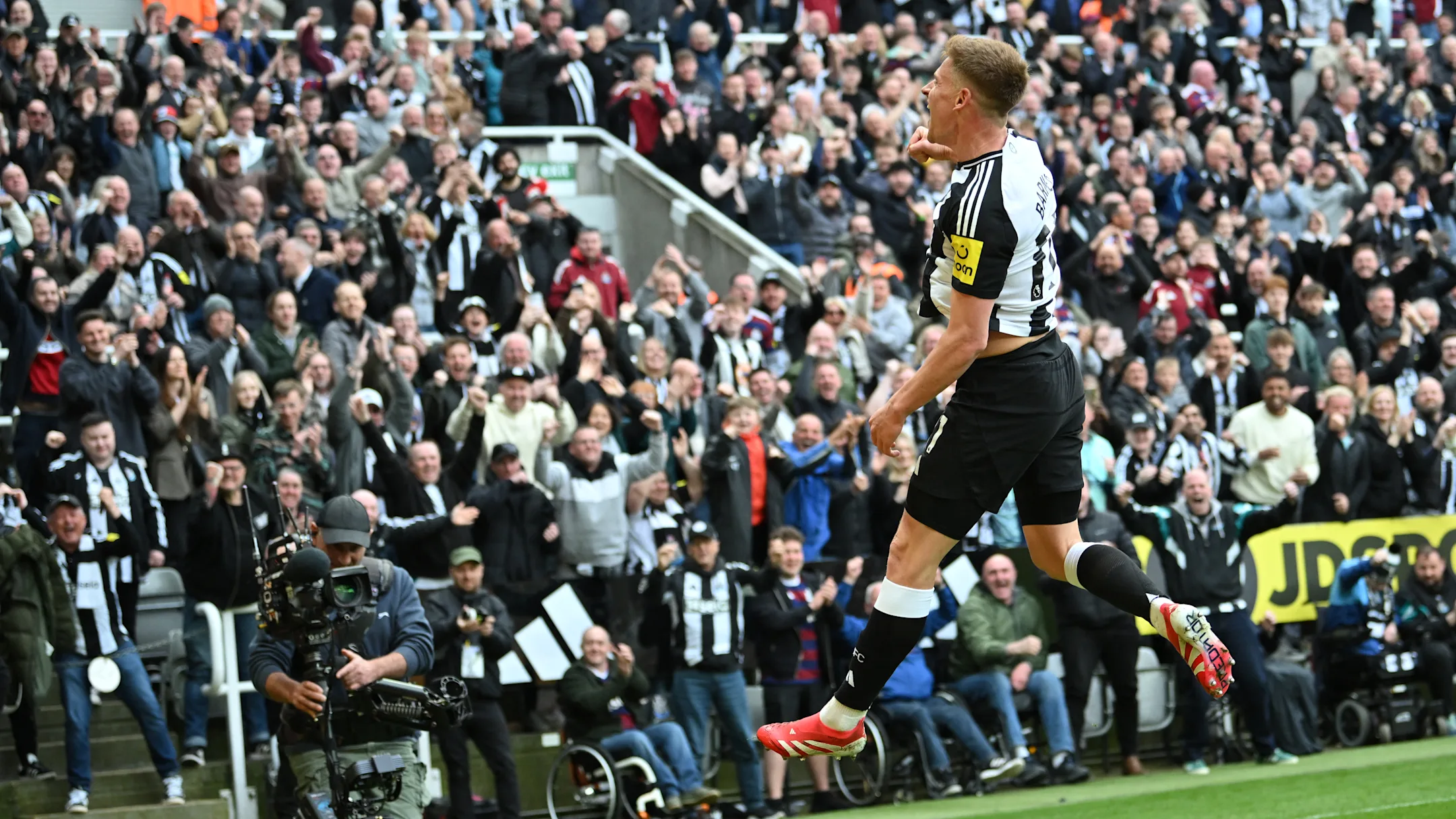 Harvey Barnes put Manchester United to the sword at St James' / ANDY BUCHANAN/GettyImages
