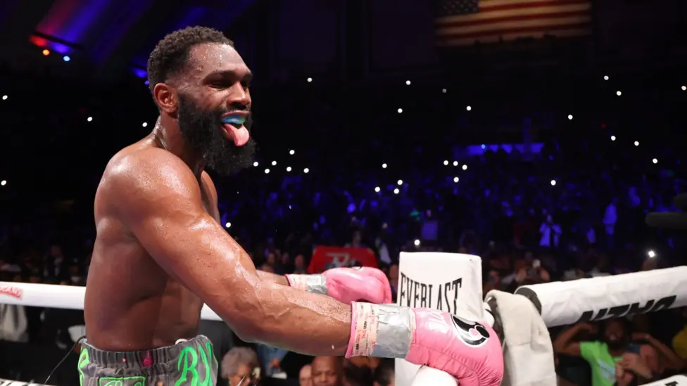 Jaron Ennis extended his record to 30 knockouts and no defeats in 34 professional fights