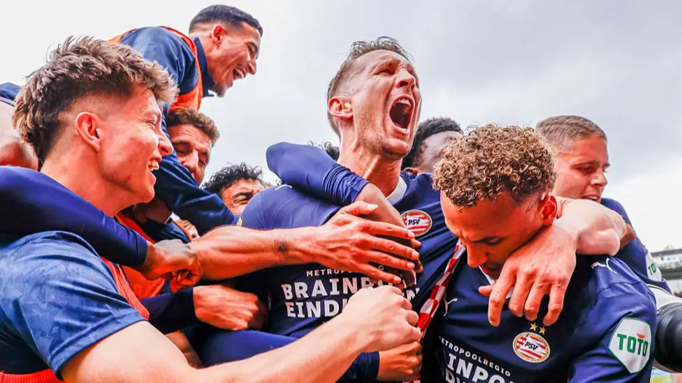 PSV won seven games in a row to become Dutch champions for the 26th time