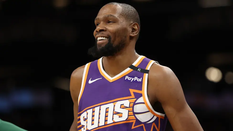 World No.1 Jannik Sinner teams up with tenor Andrea Bocelli for ‘Dust and Glory’, a powerful duet blending sport and music through shared journeys of passion and pride.