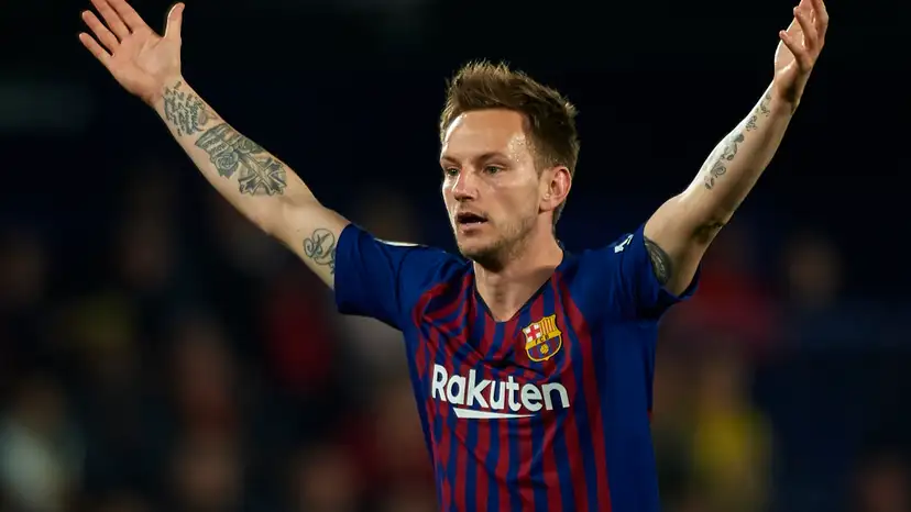Former Barcelona players Ivan Rakitic and Javier Saviola are among six La Liga stars accused of being involved in a cryptocurrency fraud scheme.