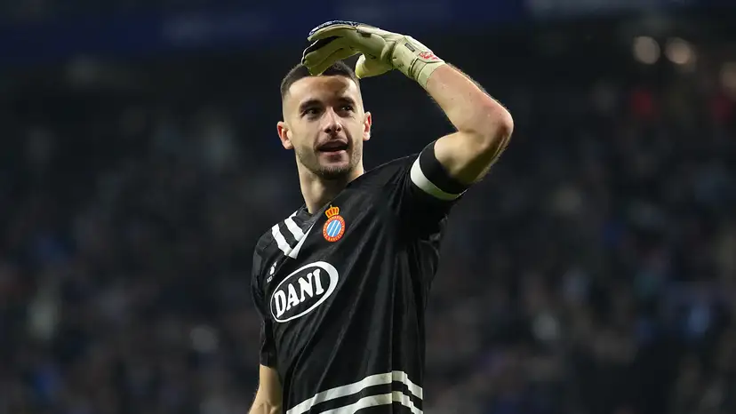 Joan Garcia is set to sign for Barcelona in the coming days but there has been a late change to the length of the goalkeeper's contract.