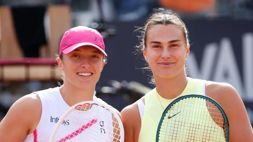 Iga Swiatek (left) and Aryna Sabalenka have won six of the past 10 Grand Slam titles between them