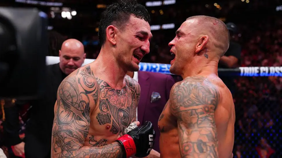 Holloway (left) beat Poirier at the third attempt