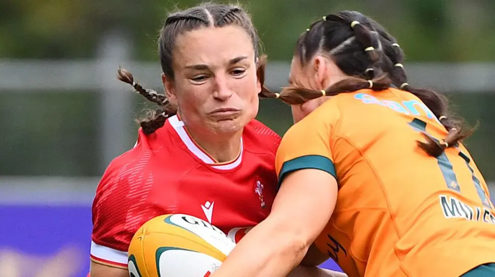 Jasmine Joyce-Butchers is on a dual professional contract, allowing her to play both rugby union XVs and sevens