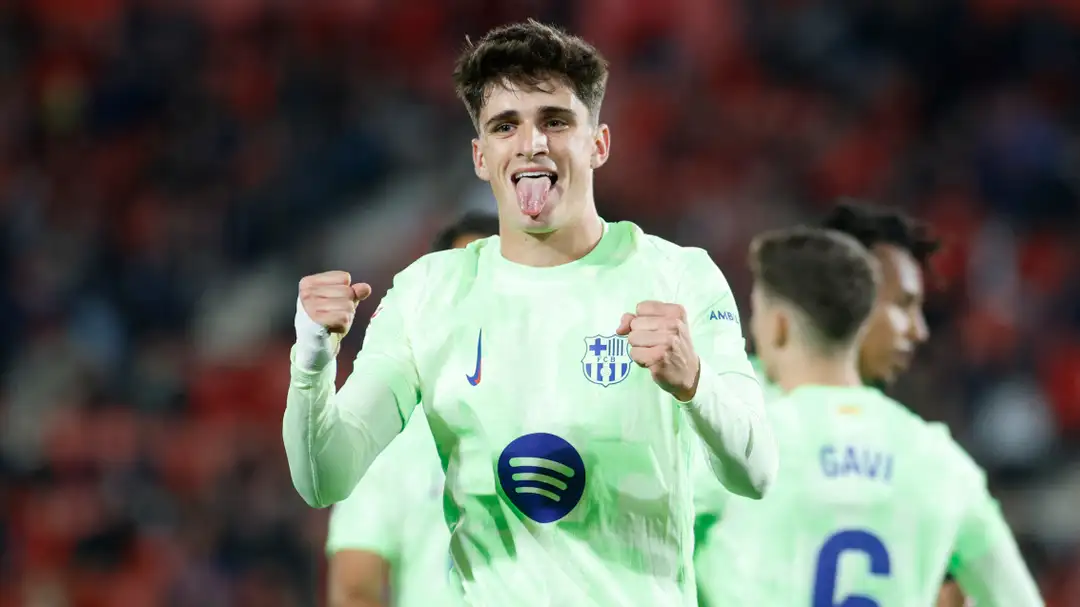 Valencia have backed out of negotiations to sign Pau Victor due to Barcelona's heavy financial demands.