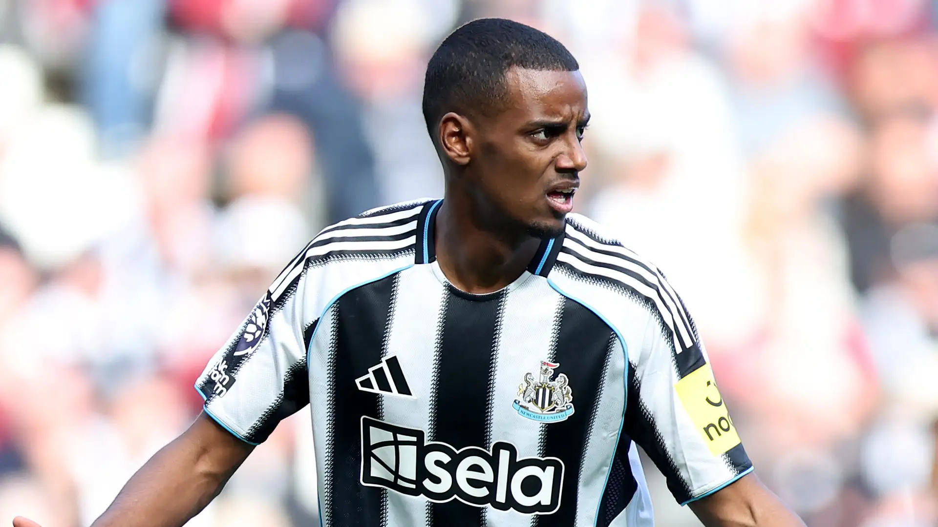 Liverpool are accelerating their efforts to sign Newcastle United’s Alexander Isak, in what could become one of the marquee deals of the 2025 summer transfer window. The Anfield outfit have formally expressed their interest in acquiring the Swedish forward, with reports confirming that a deal in the region of £120 million ($161m) has been discussed with the Magpies.