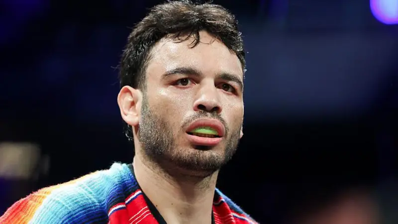 Julio Cesar Chavez Jr's past two fights have been against ex-UFC fighter Uriah Hall and influencer-turned-boxer Jake Paul