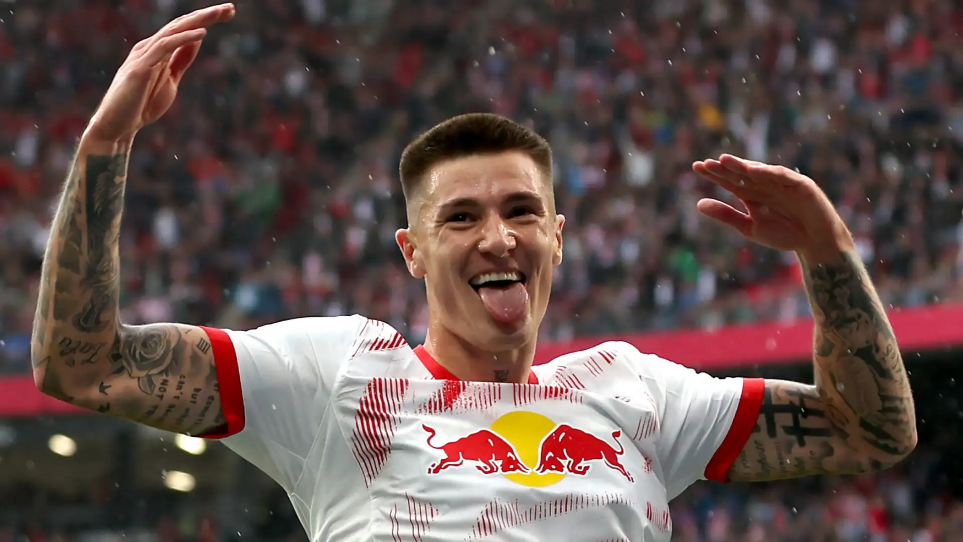 Manchester United are reportedly ready to match Newcastle's €80 million (£69.8m) bid for RB Leipzig striker Benjamin Sesko, with both Premier League clubs now awaiting the player’s decision. RB Leipzig rejected the Magpies’ initial offer due to its structure, while United are preparing their own proposal amid growing optimism a deal can be struck soon.