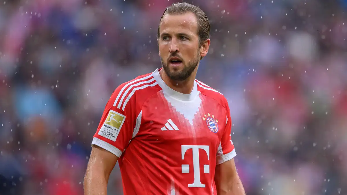 Harry Kane has explained why he does not wear long sleeves and gloves even when playing conditions for Bayern Munich and England are freezing.