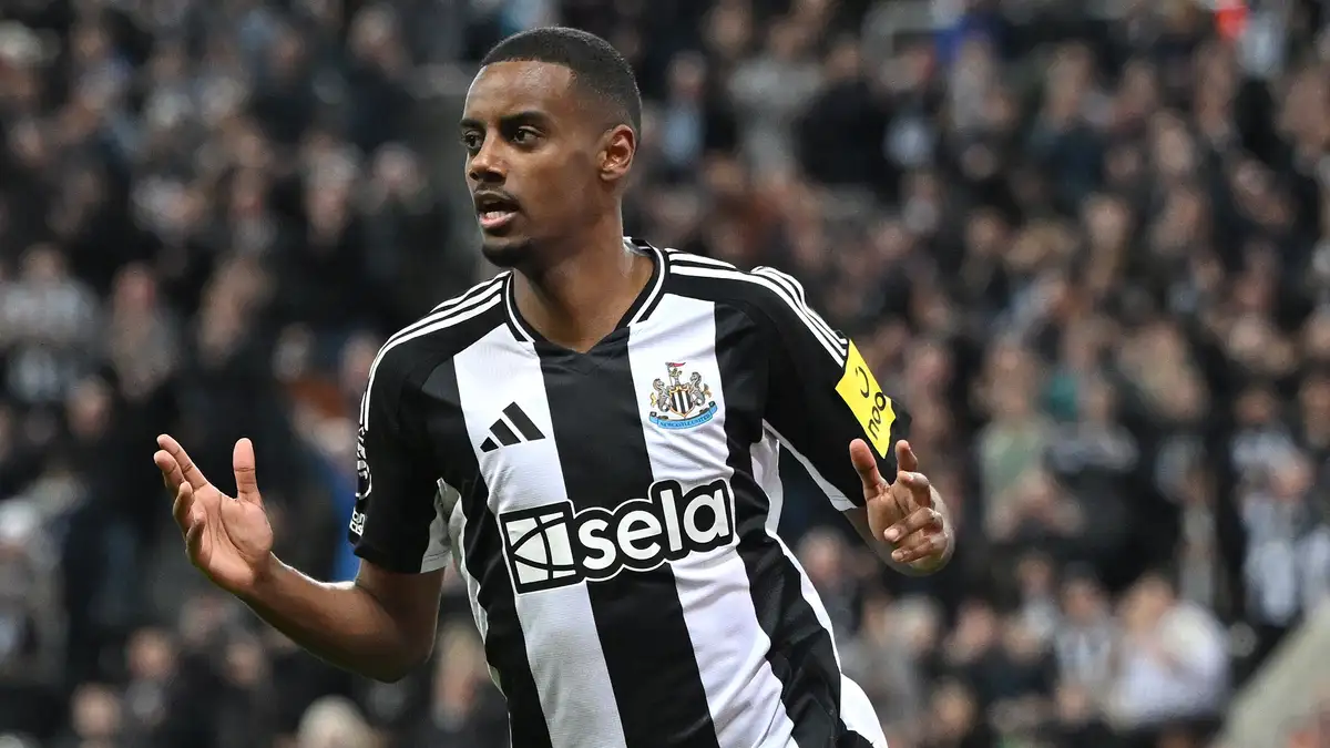 Former Liverpool star Jamie Carragher is confident the club will sign Alexander Isak but does not think the striker will guarantee the title.