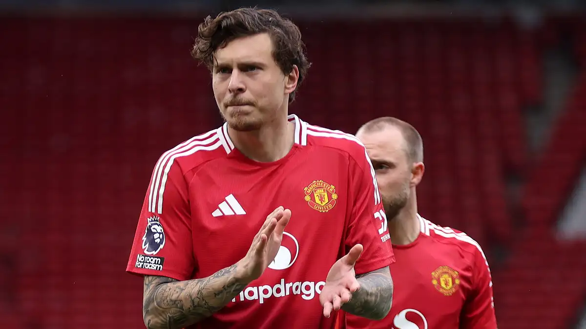 Ex-Manchester United defender Victor Lindelof is about to make a swift return to English football with Aston Villa after spending the summer without a club.