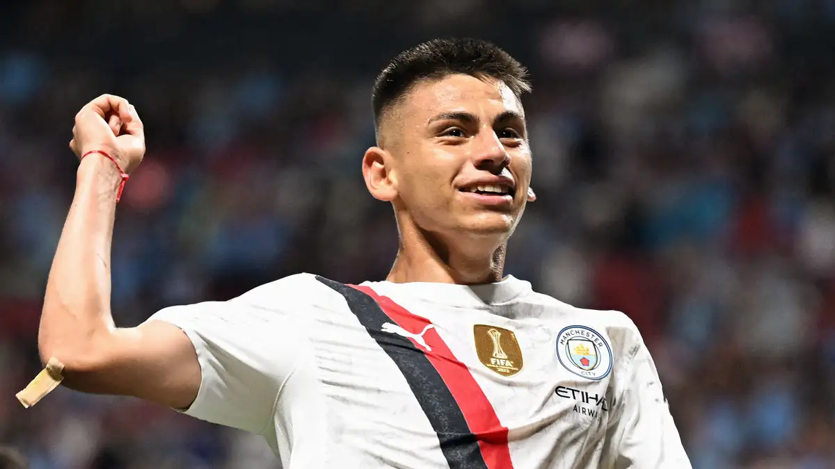 Bayer Leverkusen have reached full agreement with Manchester City on a one-year loan deal, hijacking Borussia Dortmund's pursuit of the youngster.