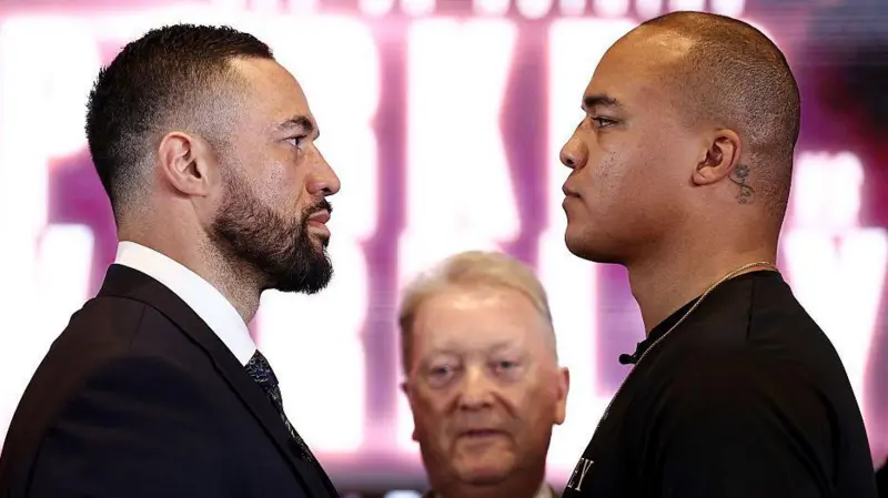 Joseph Parker (left) has fought 252 rounds compared with Wardley's 72