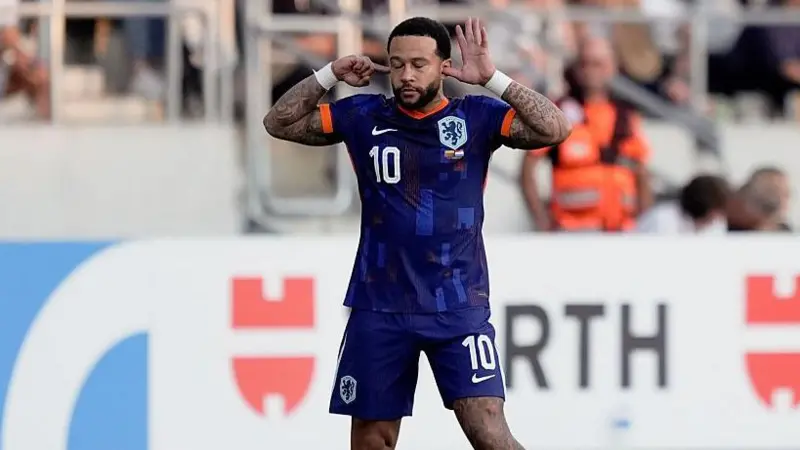 Memphis Depay broke Robin van Persie's goalscoring record in Kaunas
