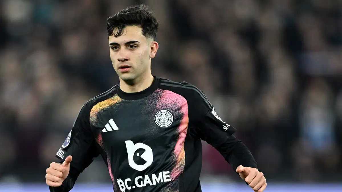 Chelsea have completed the signing of Facundo Buonanotte from Brighton and Hove Albion on a season-long loan.