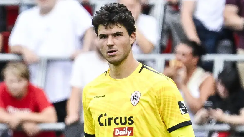 Gary Neville has revealed whether new signing Senne Lammens will be installed as Manchester United'