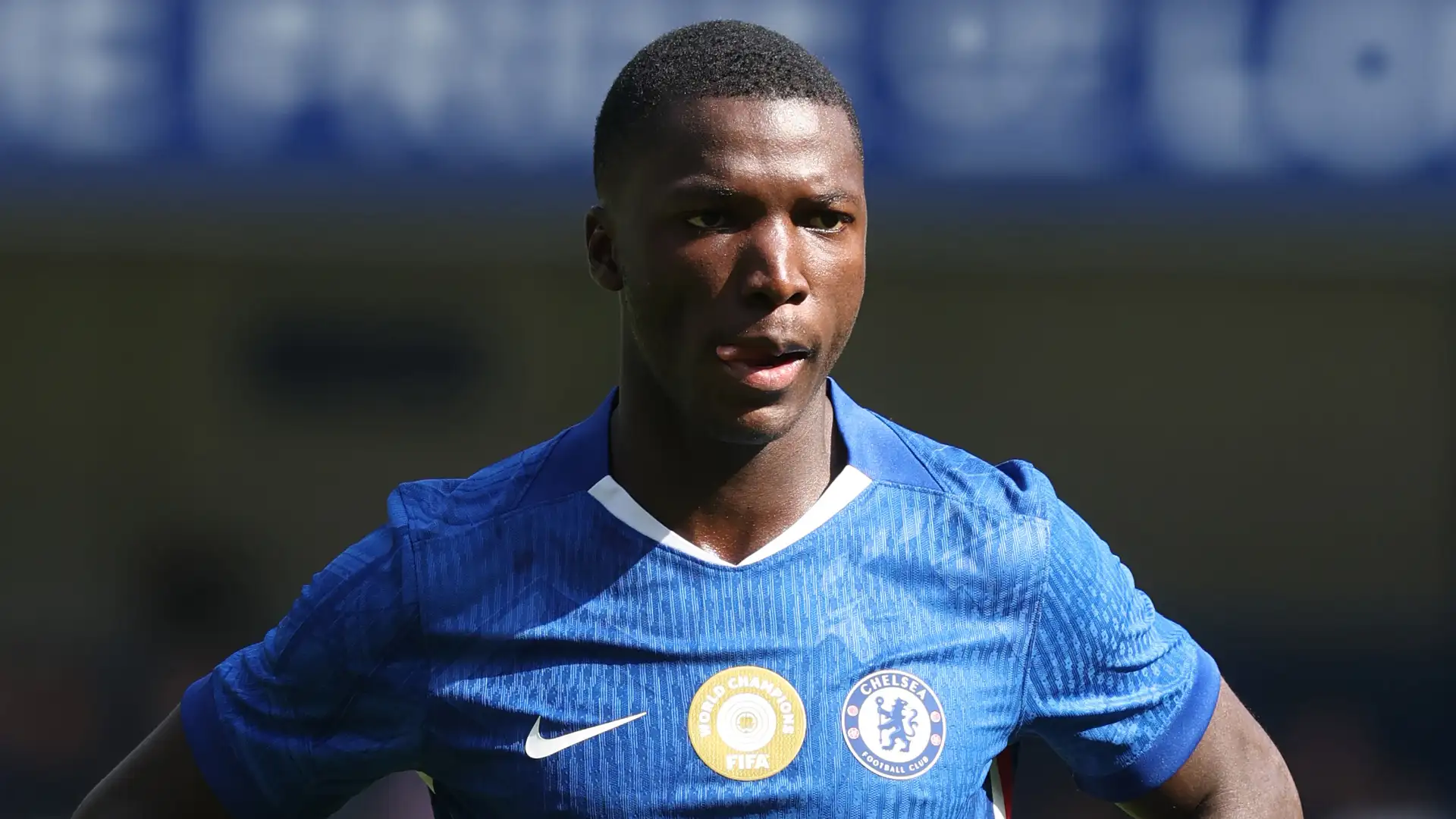 Chelsea’s crisis deepened after their 3-1 defeat to Brighton, with footage emerging of Moises Caicedo appearing to lash out at Jan Paul Van Hecke in a post-match brawl at Stamford Bridge. The incident has reportedly drawn the FA’s attention, with possible sanctions looming over Enzo Maresca’s struggling side just as injuries and suspensions continue to pile up.