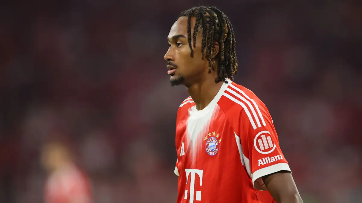 Fulham and PSV have shown interest in Bayern Munich's 18-year-old striker Jonah Kusi-Asare on deadline day.