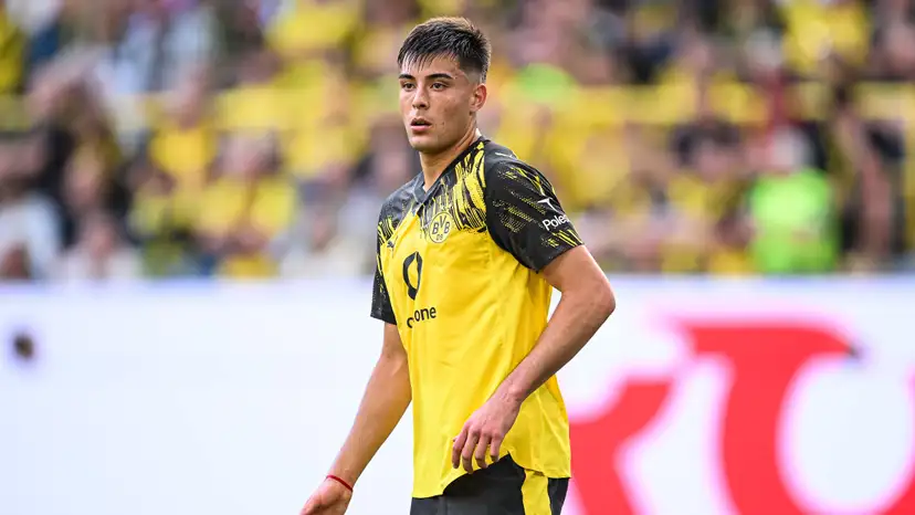 New Borussia Dortmund defender Aaron Anselmino has received praise from head coach Niko Kovac after his debut for the Bundesliga giants.