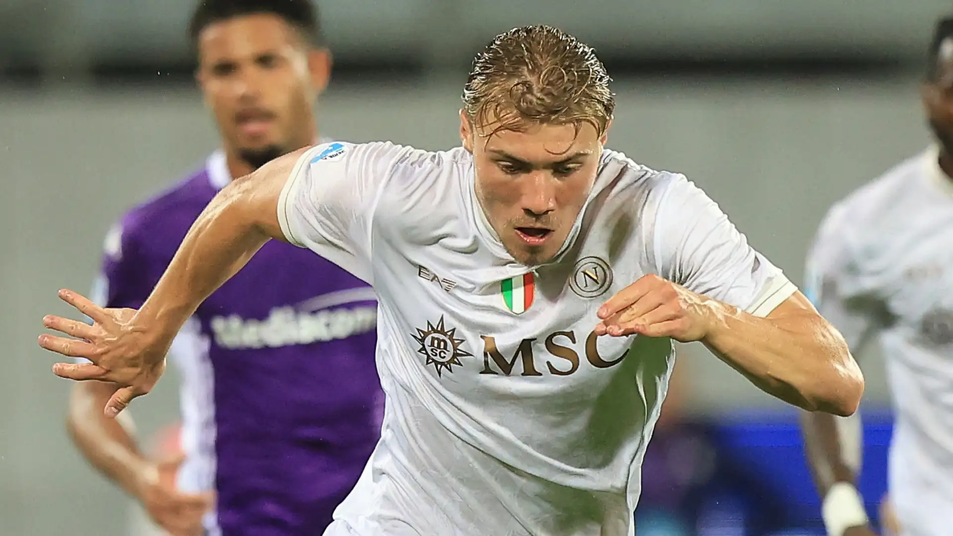 Rasmus Hojlund has revealed he plans on staying at Napoli after joining the Serie A champions from Manchester United in an initial loan transfer. After ending an unsuccessful period at Old Trafford at the end of the summer transfer window, the Danish striker is off to a strong start on his return to Italy and is feeling comfortable in Antonio Conte's side.