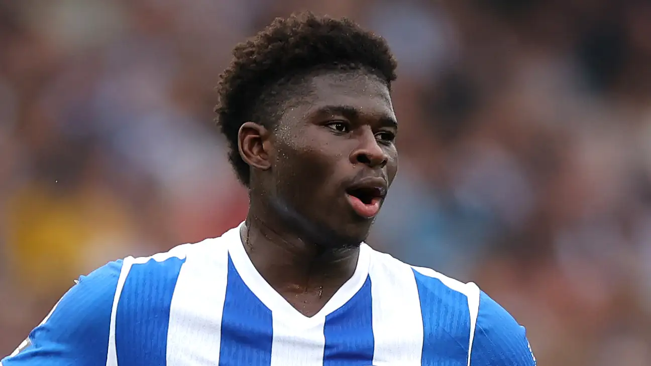Brighton boss Fabian Hurzeler admits that Manchester United's transfer interest in Carlos Baleba may have unsettled the midfielder after a difficult start to the season. The Red Devils were keen on signing the 21-year-old this summer but in the end, they were put off by his reported £115 million price tag. And after being taken off early against Tottenham, Hurzeler has fired a warning to Baleba.