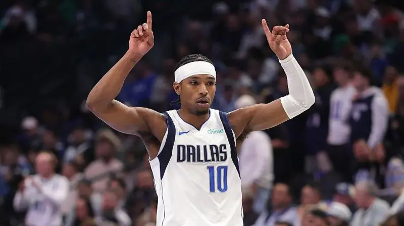 Brandon Williams averaged 8.3 points and 2.3 rebounds in 33 games for the Dallas Mavericks last season