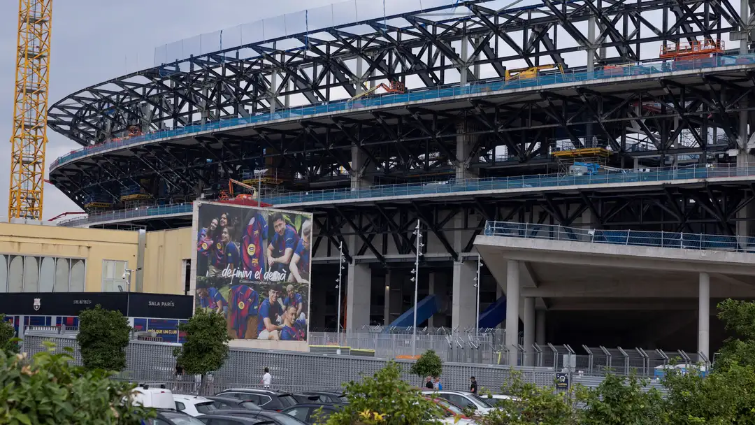 Barcelona have come under fire after dozens of Camp Nou Barcelona LaLiga Barcelona have come under fire after dozens of Camp Nou construction workers protested against alleged illegal dismissals and possible deportations of nearly 50 foreign employees. The union-led demonstration arrives just weeks before the stadium’s much-anticipated reopening, piling pressure on the club and its construction partners amid renewed scrutiny.