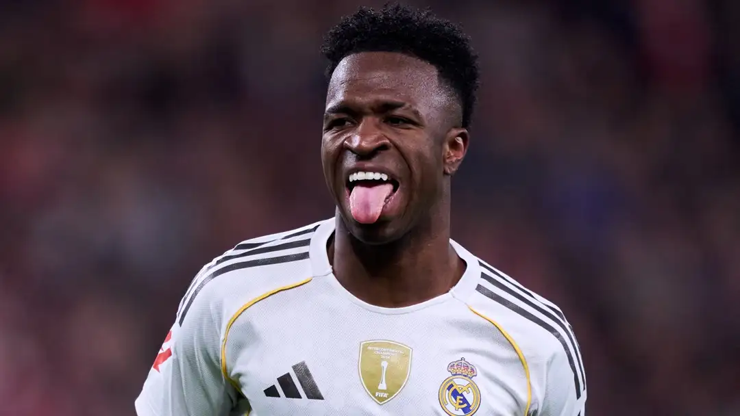Vinicius Junior’s Real Madrid future is under fresh scrutiny after stalled contract talks left the Brazilian weighing his options, with Saudi Arabia circling. Al-Ittihad sporting director Ramon Planes has now made a bold prediction, insisting it is realistic that elite players like Vinicius could move to the Middle East during their prime years.