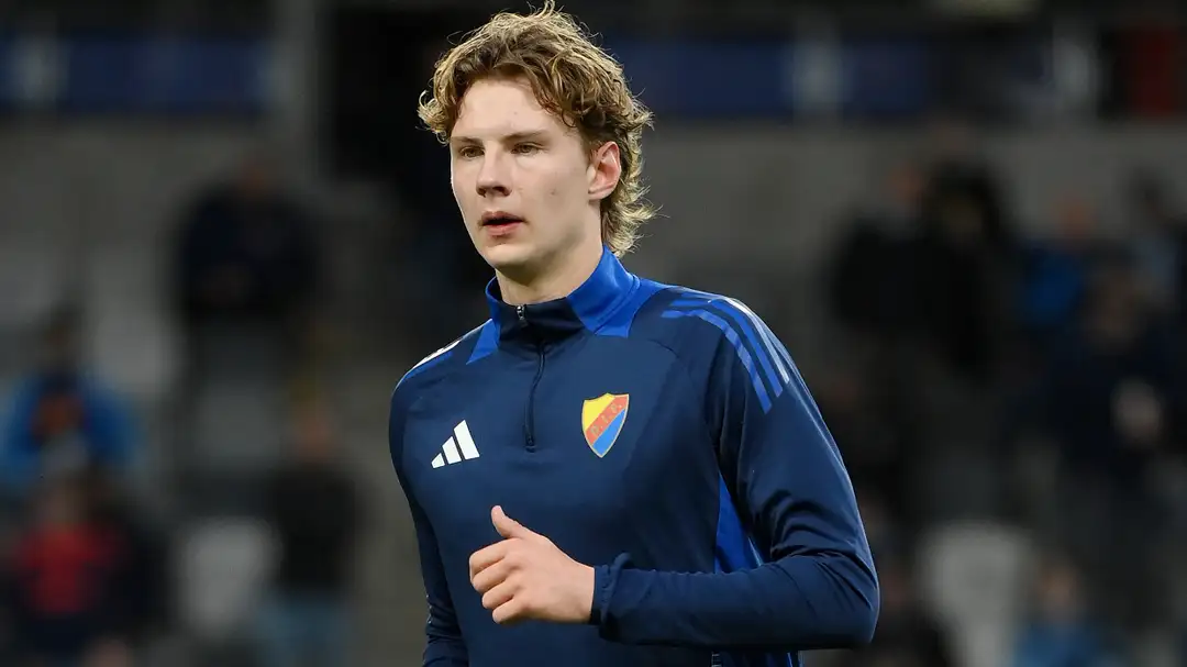 Birmingham City are closing in on a sensational transfer for Danish striker August Priske. The Championship side, partly owned by NFL legend Tom Brady, have reportedly leapfrogged Besiktas and Lille to lead the race for the Allsvenskan top scorer. With personal terms nearly agreed, the towering ace could be the marquee signing to push for the Premier League.