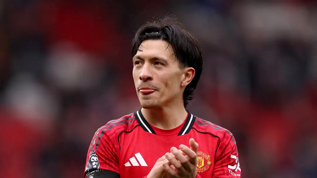 Manchester United head coach Michael Carrick has provided a positive fitness update on Lisandro Martinez, suggesting the defensive linchpin will not be sidelined for a significant period. The Argentina international was a notable absentee from the matchday squad that travelled to Everton last Monday, sparking fears of another long-term layoff for a player who has already endured a difficult run with injuries over the past two seasons. However, Carrick has moved to ease those concerns ahead of a busy schedule for the Red Devils.