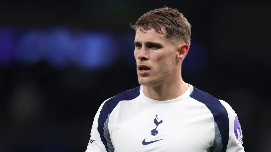 Manchester United and Liverpool are reportedly preparing for a high-stakes battle to sign Tottenham Hotspur centre-back Micky van de Ven.