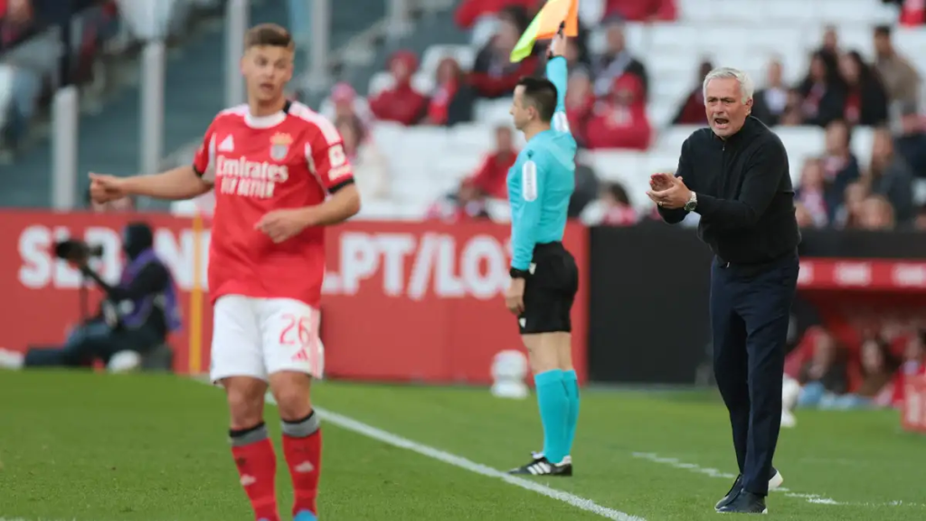 Jose Mourinho makes definitive statement on his future after Benfica keep faint Liga Portugal hopes alive
