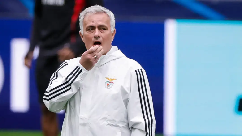 Real Madrid 'aware' Jose Mourinho wants sensational return to the club as Benfica release clause expiry date revealed

