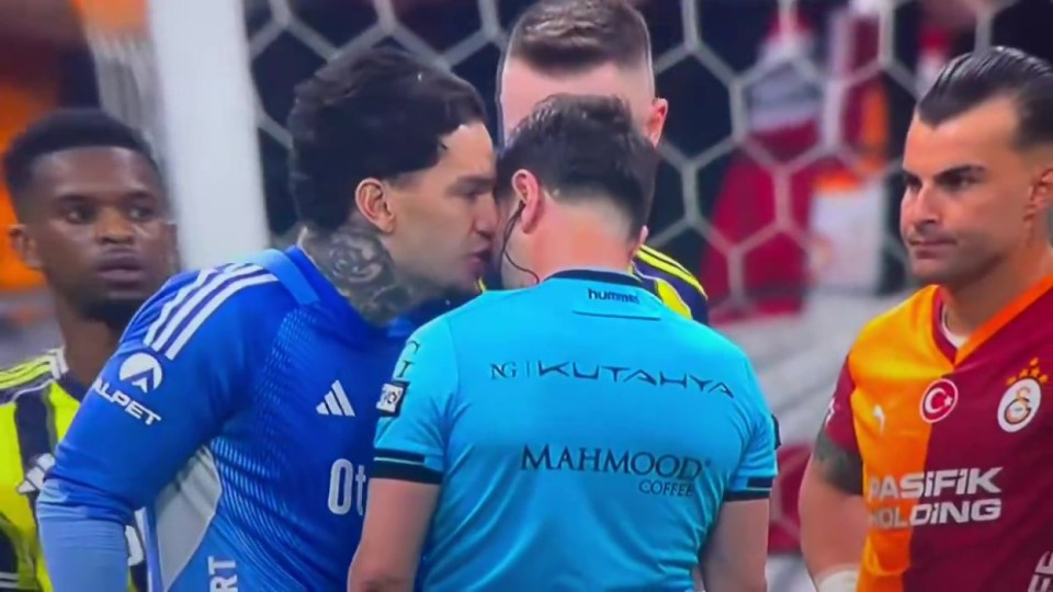  Ederson punches VAR monitor in furious outburst after ex-Man City star sent off in Fenerbahce's derby loss to Galatasaray